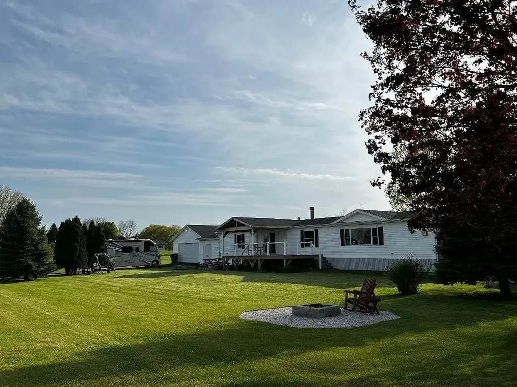 68 Four Winds Lane North Hero VT 05474