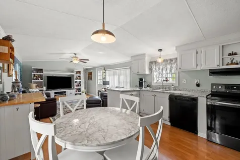 2 Lilac Street Exeter NH 03833