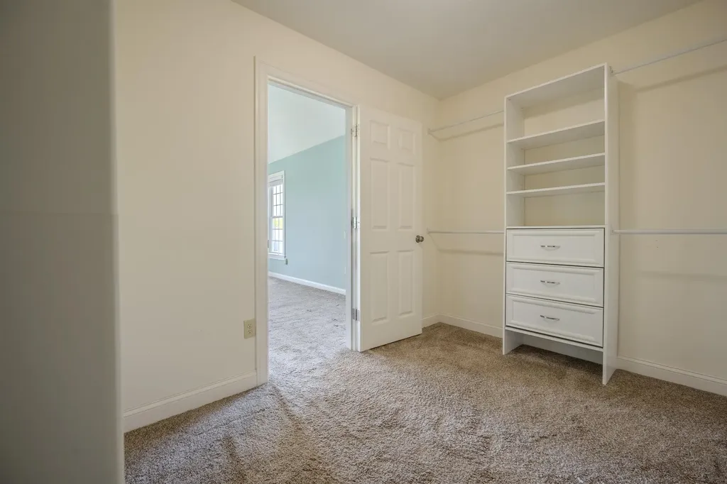 16 Burnham Road Windham NH 03087