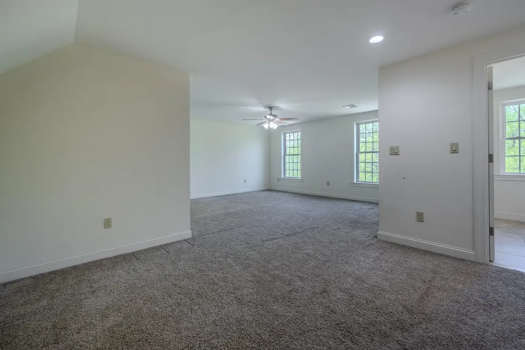 16 Burnham Road Windham NH 03087