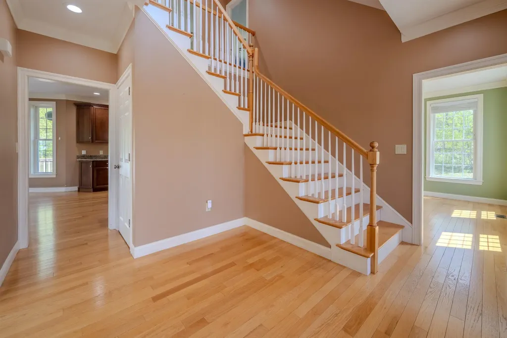 16 Burnham Road Windham NH 03087