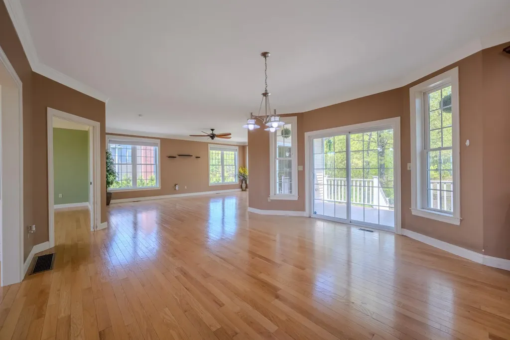 16 Burnham Road Windham NH 03087