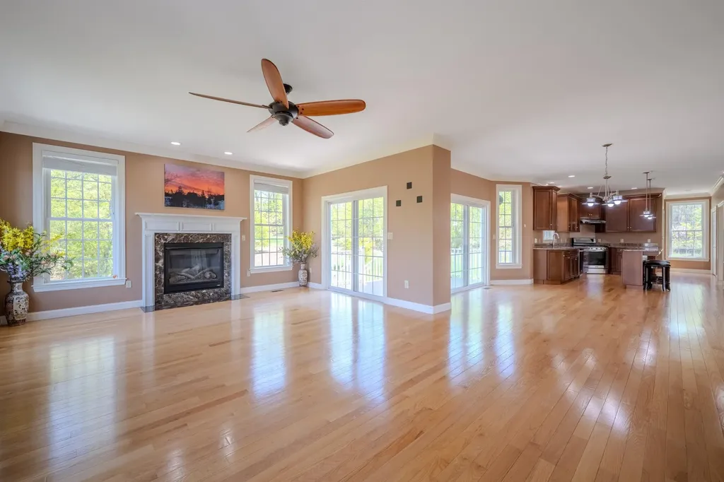 16 Burnham Road Windham NH 03087