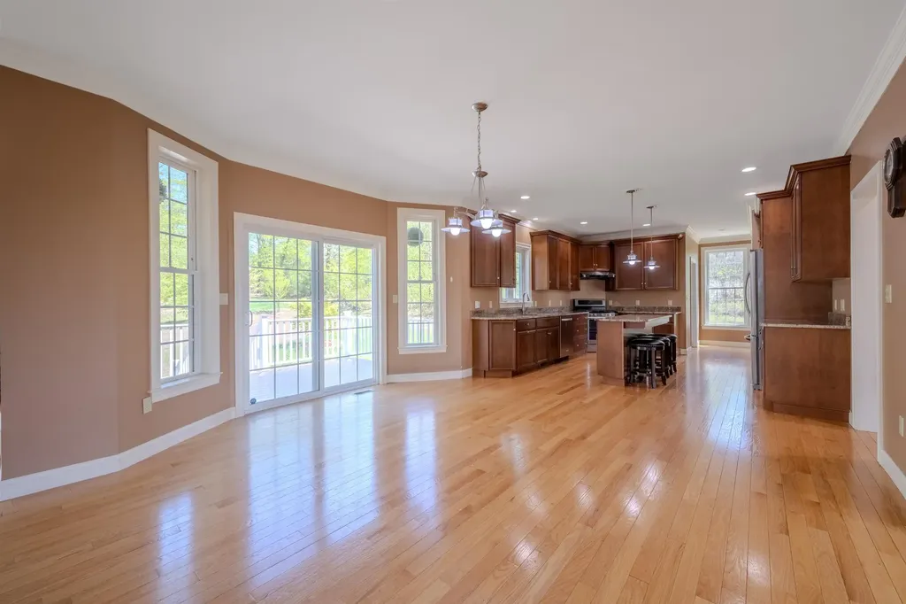 16 Burnham Road Windham NH 03087