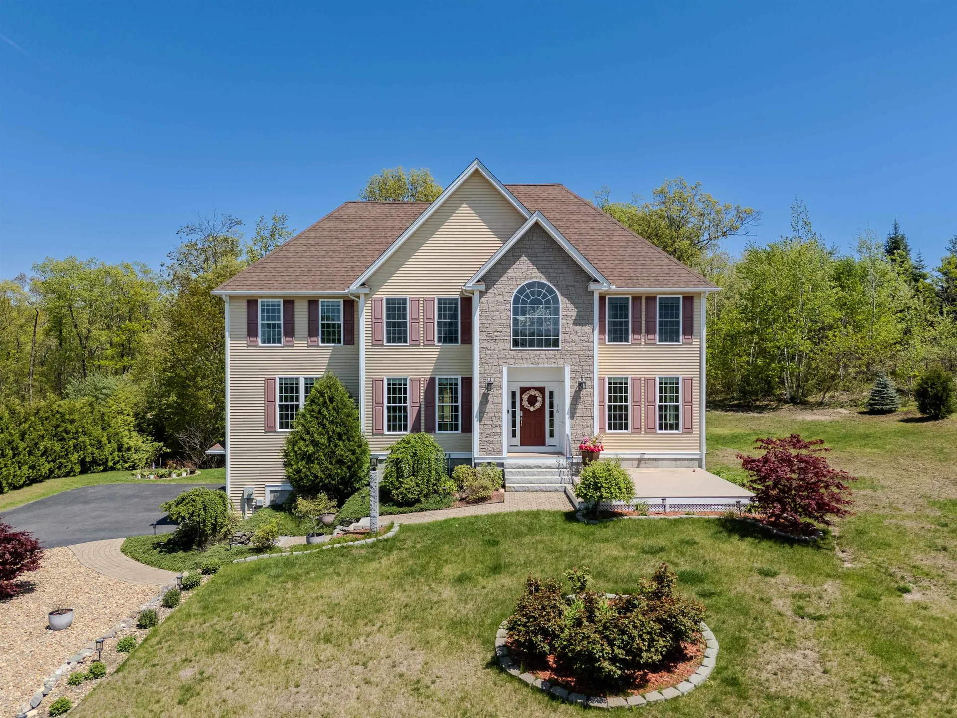 16 Burnham Road Windham NH 03087