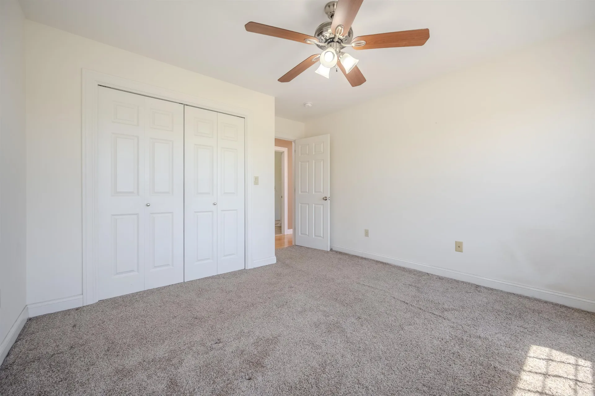 16 Burnham Road Windham NH 03087