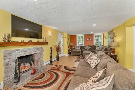 33 Block Drive Brentwood NH 03833