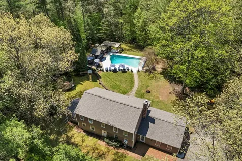 33 Block Drive Brentwood NH 03833