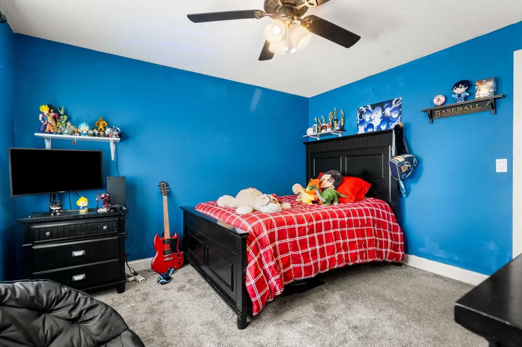 17 Cedar Street Hudson NH 03051