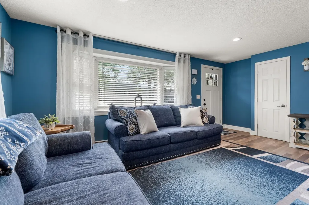 17 Cedar Street Hudson NH 03051