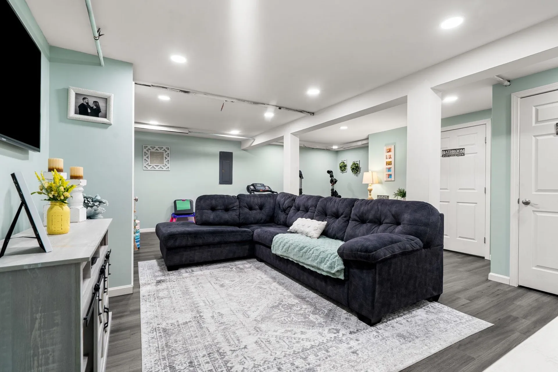 17 Cedar Street Hudson NH 03051