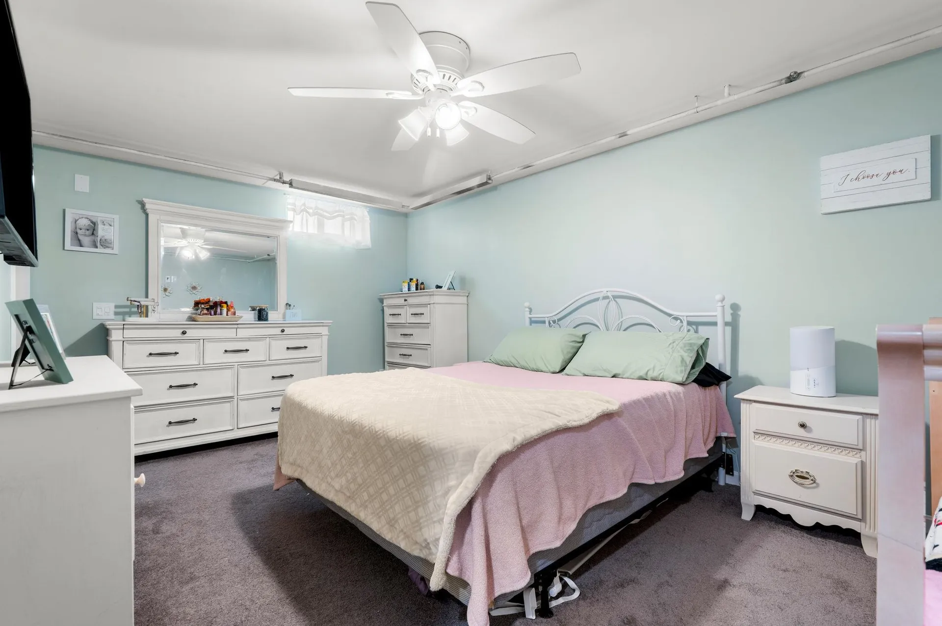 17 Cedar Street Hudson NH 03051