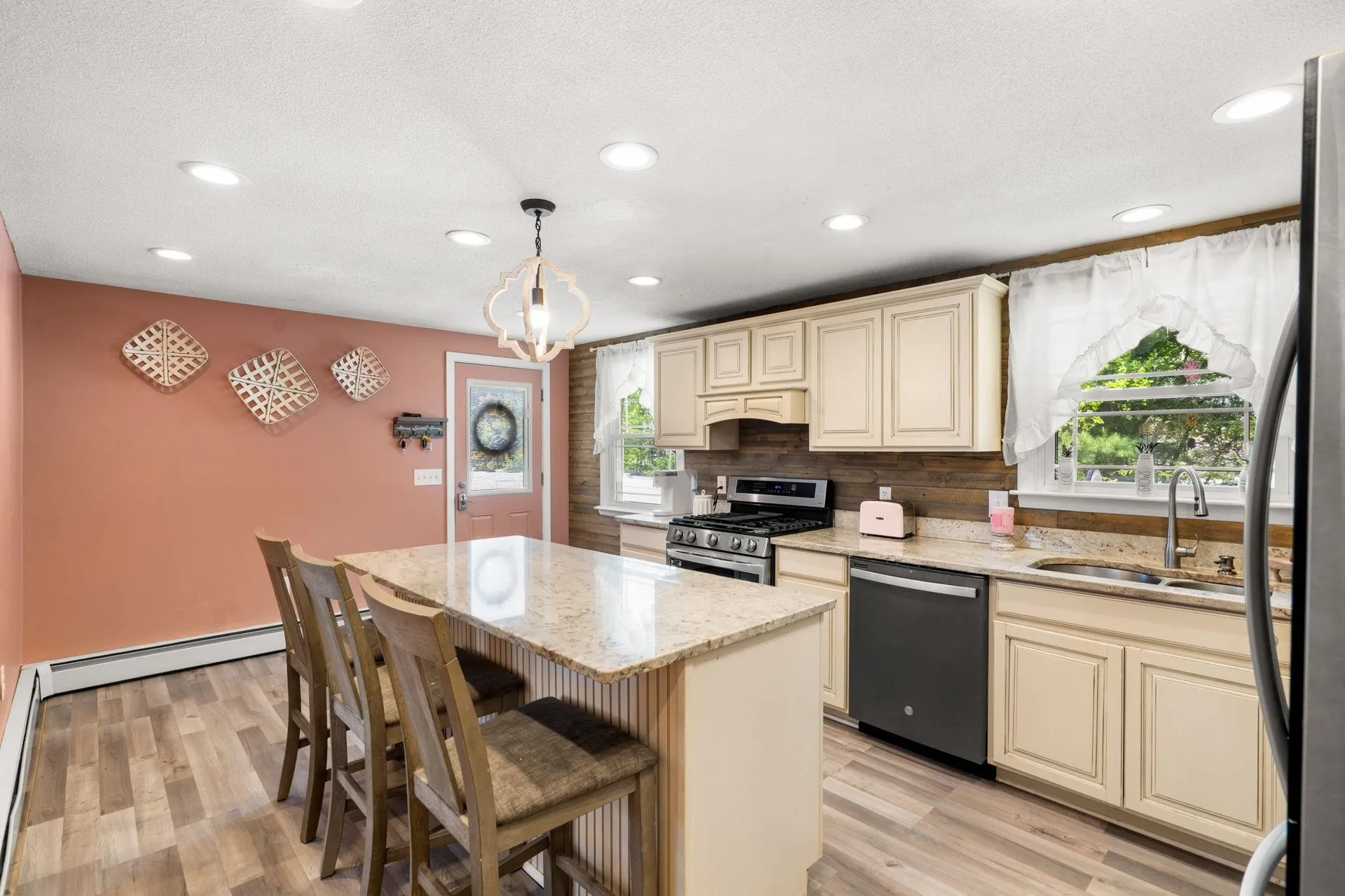 17 Cedar Street Hudson NH 03051