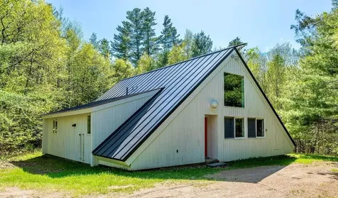 176 Pratt Bridge Road Jamaica VT 05343