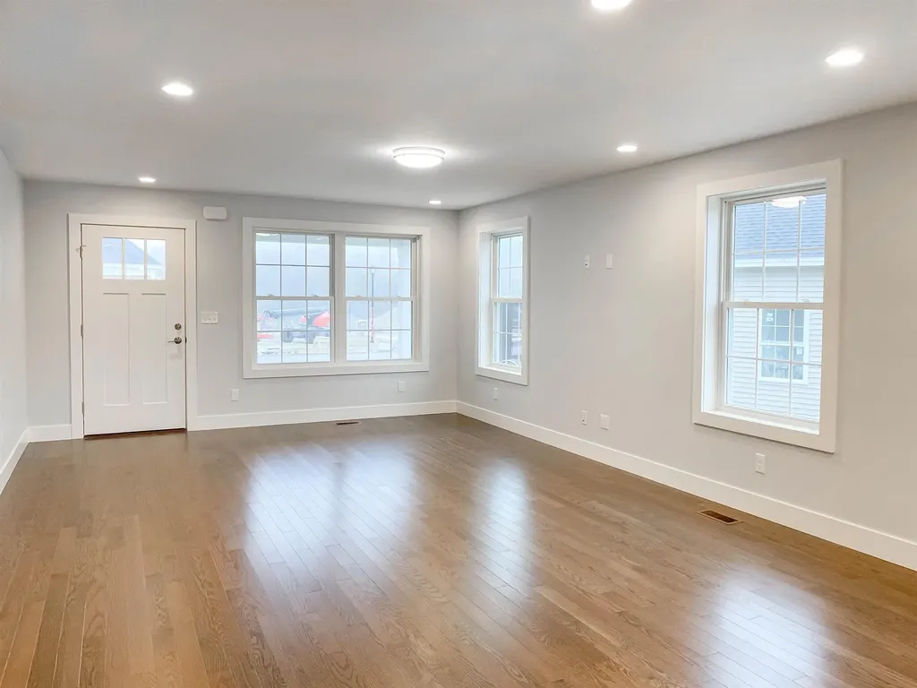 73 Mulberry Lane Epping NH 03042