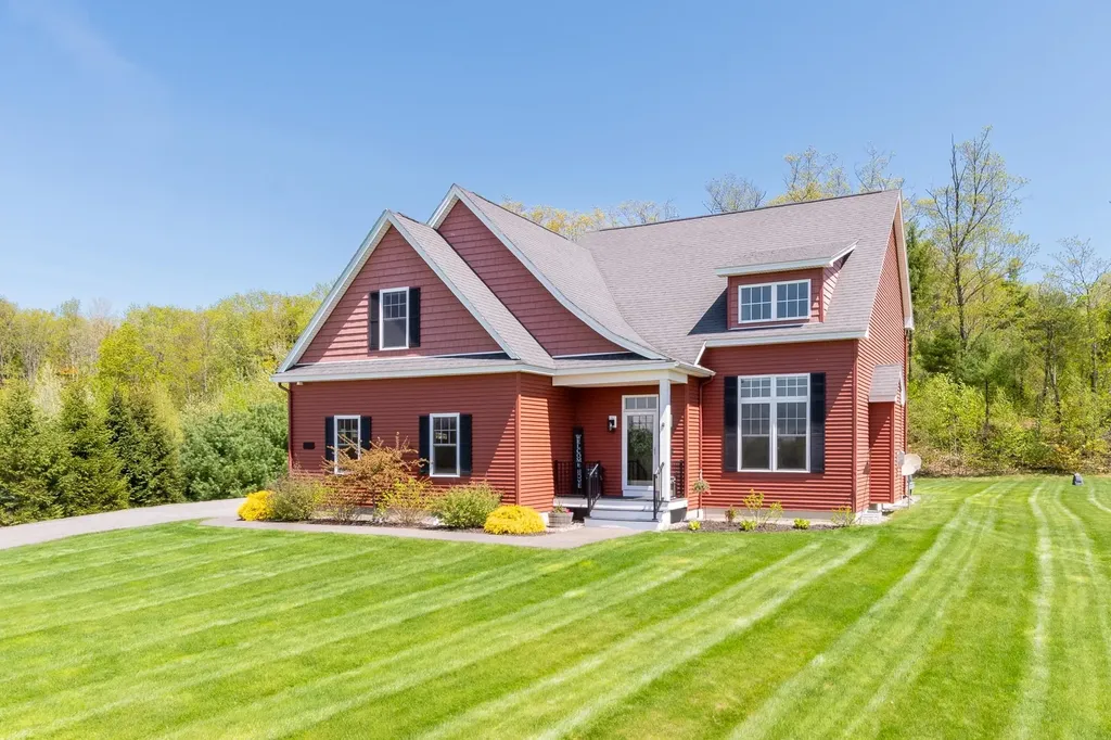 34 Rowe Farm Road Gilford NH 03249