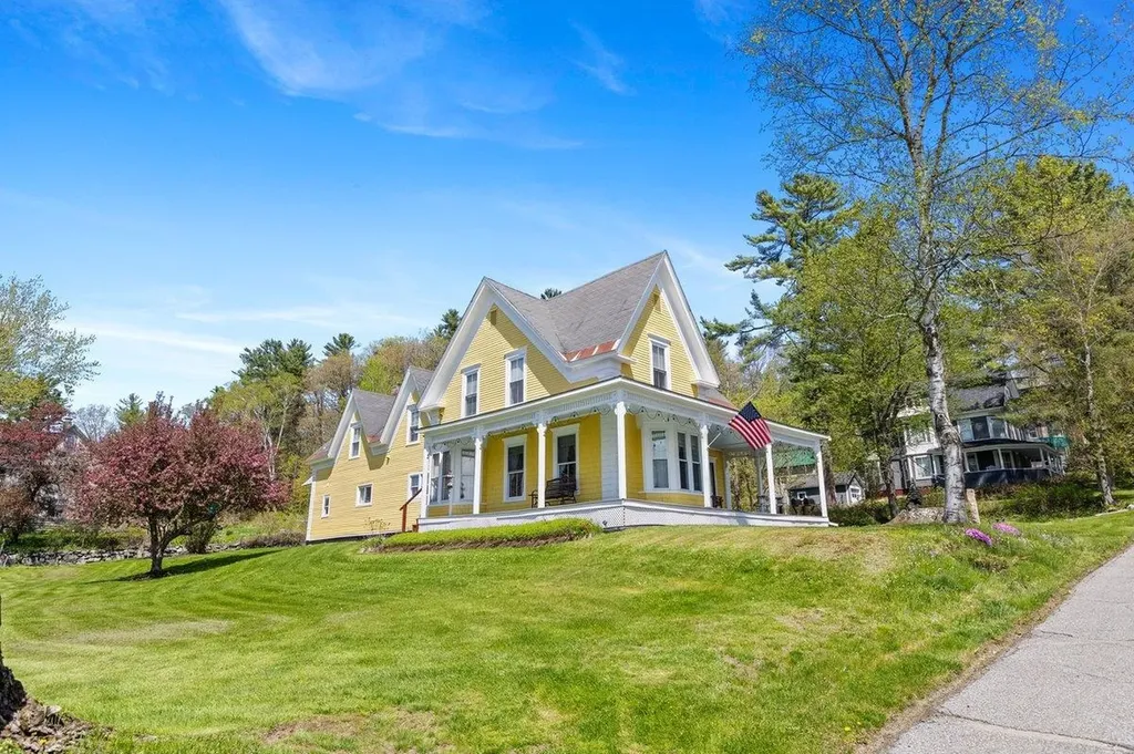 68 Bunker Hill Street Lancaster NH 03584