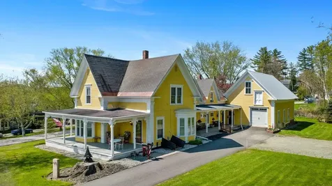 68 Bunker Hill Street Lancaster NH 03584