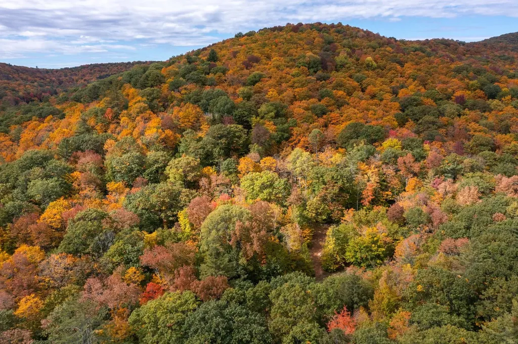 00 Granite Ledge Pomfret VT 05059