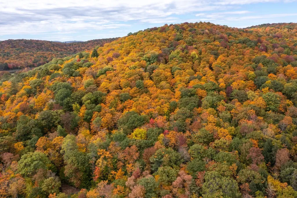 00 Granite Ledge Pomfret VT 05059