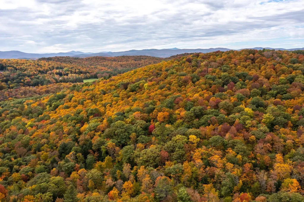 00 Granite Ledge Pomfret VT 05059