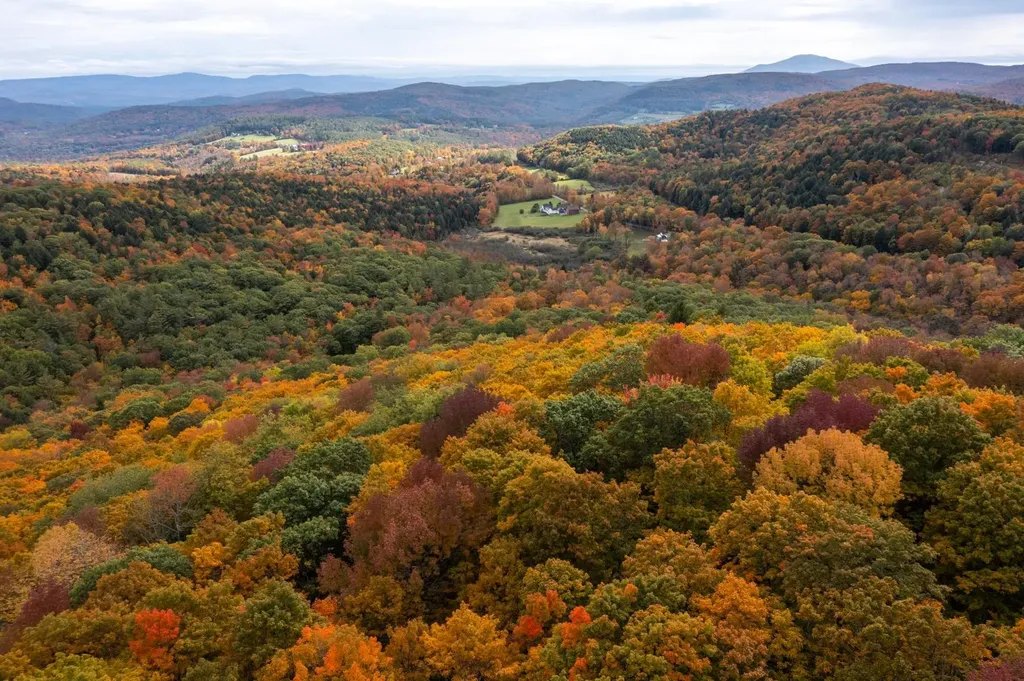 00 Granite Ledge Pomfret VT 05059