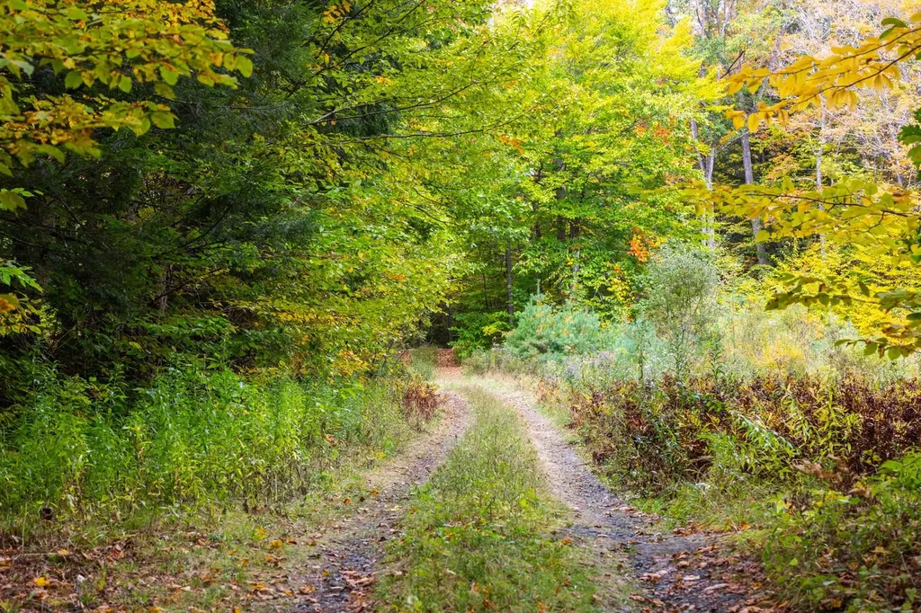 00 Granite Ledge Pomfret VT 05059
