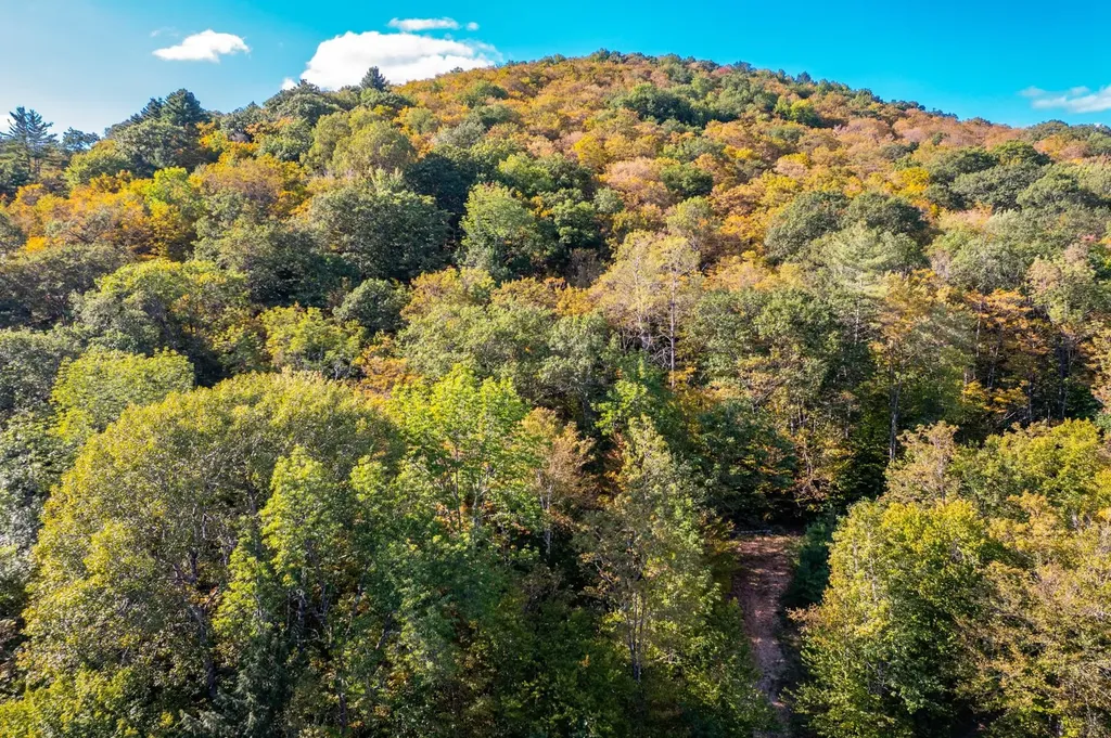 00 Granite Ledge Pomfret VT 05059