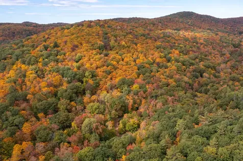 00 Granite Ledge Pomfret VT 05059