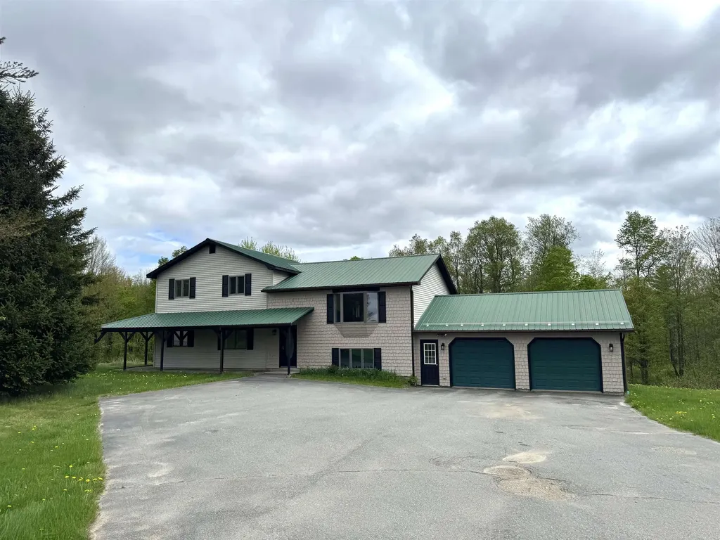 141 Meadow Lane Circle Troy VT 05859