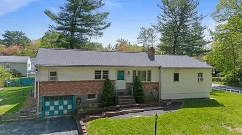 11 Hanson Avenue Salem NH 03038