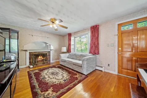 11 Hanson Avenue Salem NH 03038