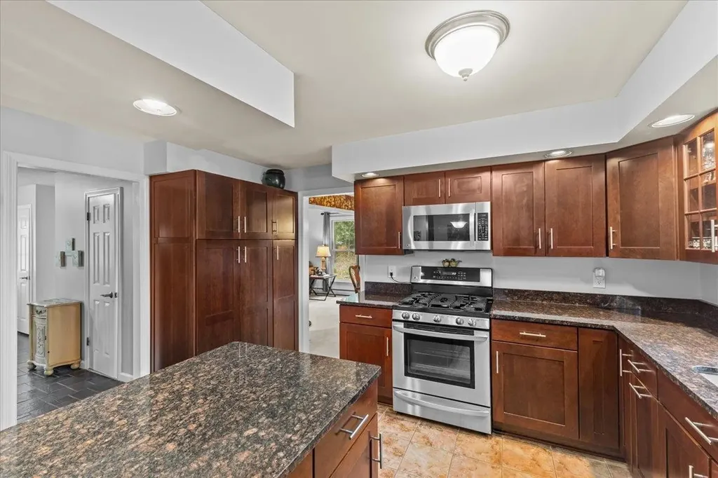 28 Pheasant Way South Burlington VT 05403