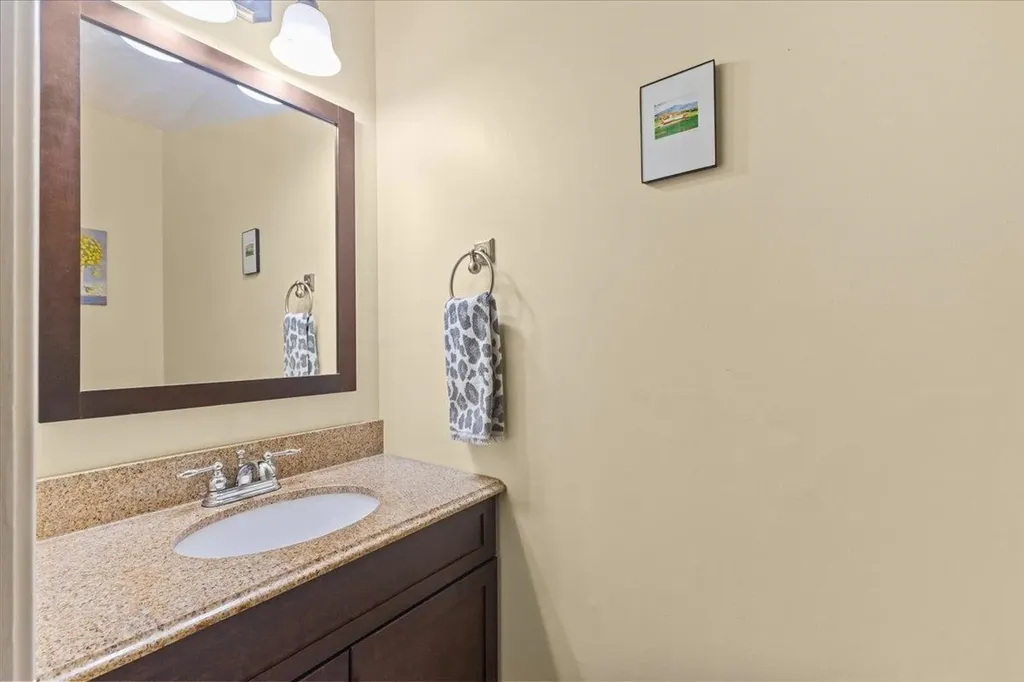 28 Pheasant Way South Burlington VT 05403