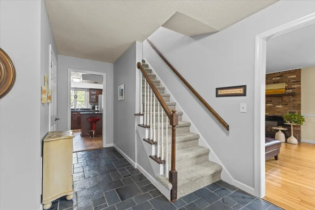 28 Pheasant Way South Burlington VT 05403