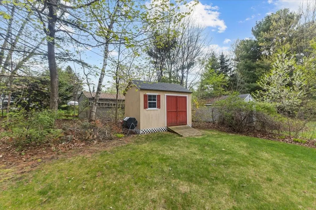 28 Pheasant Way South Burlington VT 05403