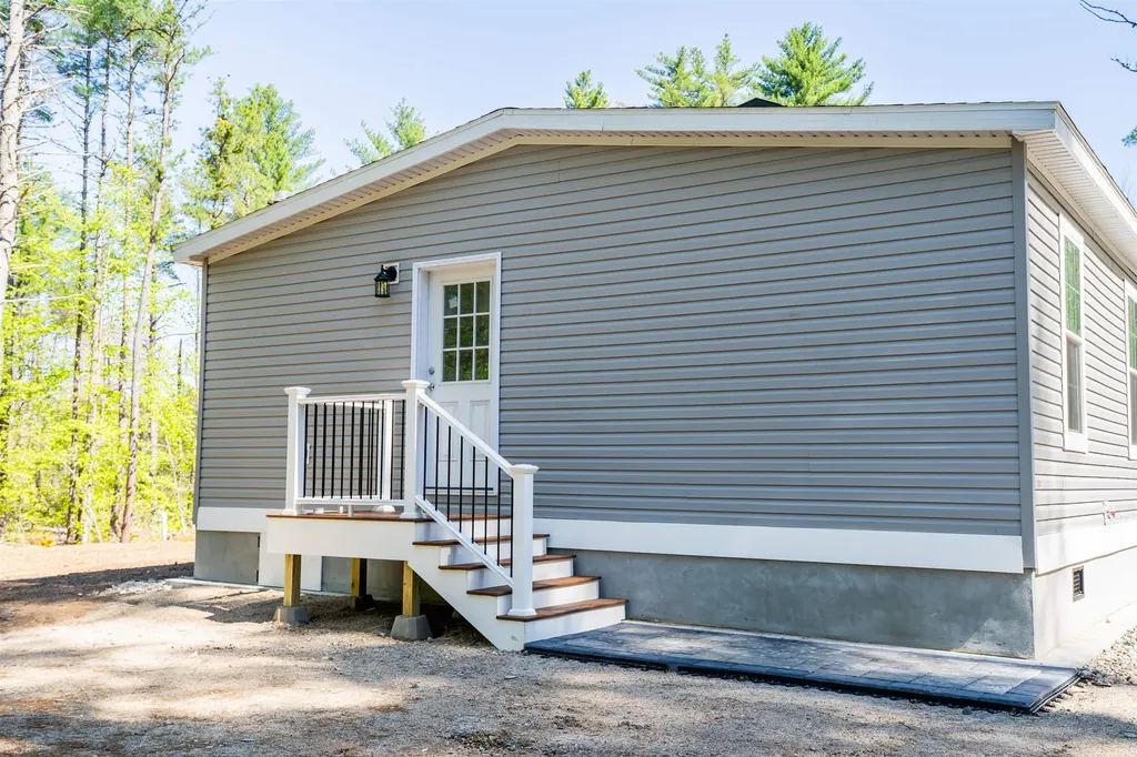 873 Green Mountain Road Effingham NH 03882