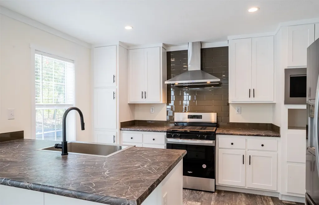 873 Green Mountain Road Effingham NH 03882