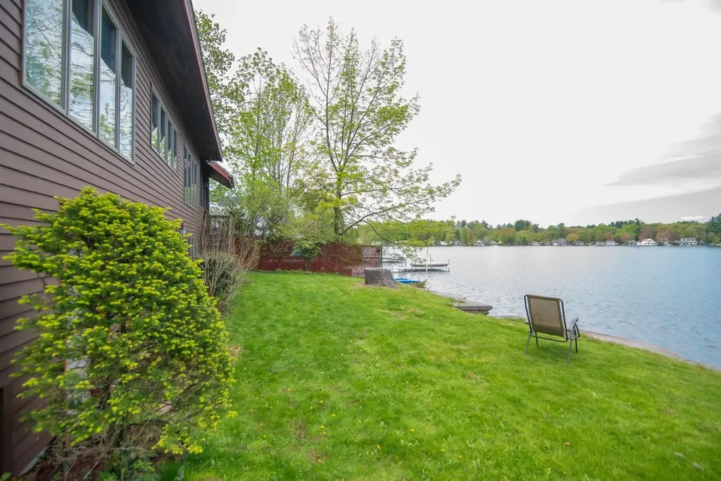 30 Shore Drive Hampstead NH 03841