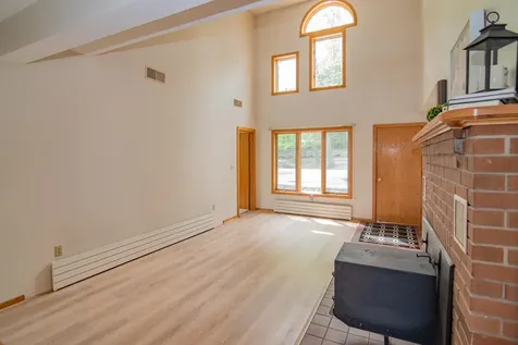 30 Shore Drive Hampstead NH 03841