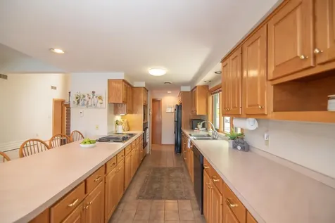 30 Shore Drive Hampstead NH 03841