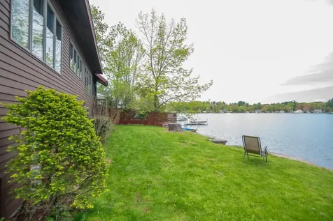 30 Shore Drive Hampstead NH 03841