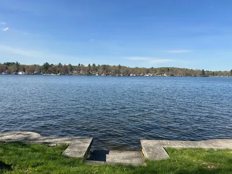 30 Shore Drive Hampstead NH 03841