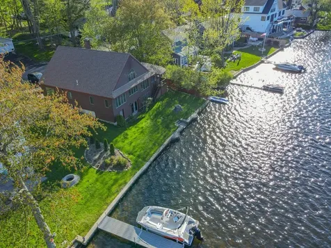 30 Shore Drive Hampstead NH 03841