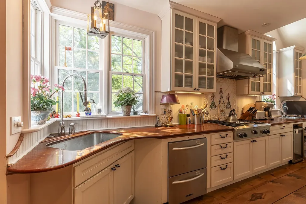 75 Church Street Dorset VT 05251