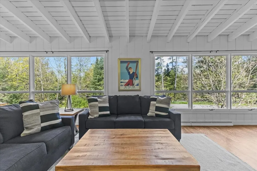 28 Wood Road Stowe VT 05672