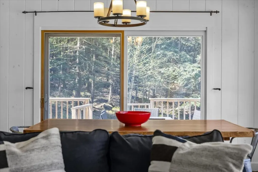 28 Wood Road Stowe VT 05672