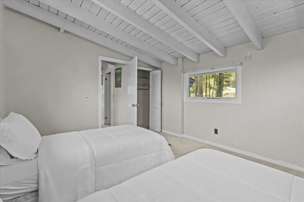 28 Wood Road Stowe VT 05672