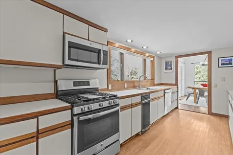 28 Wood Road Stowe VT 05672