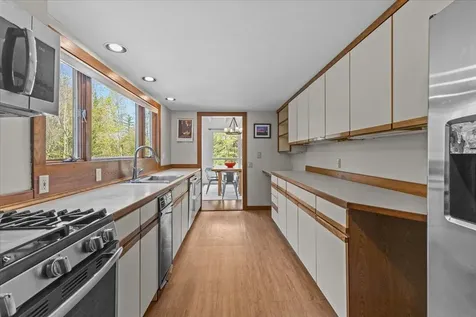 28 Wood Road Stowe VT 05672